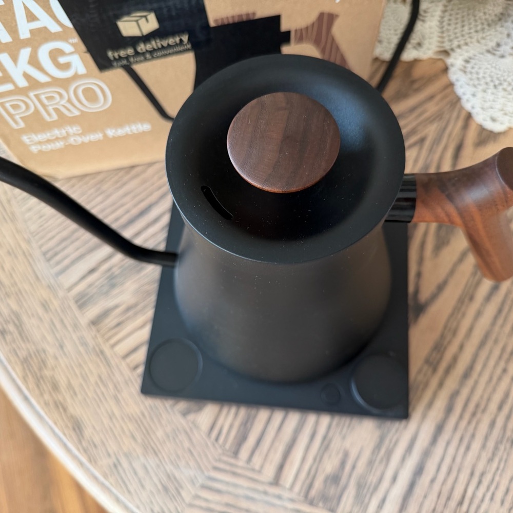 Stagg EKG Electric Pour-Over Kettle - Black with Walnut Handle - Picture 3 of 6